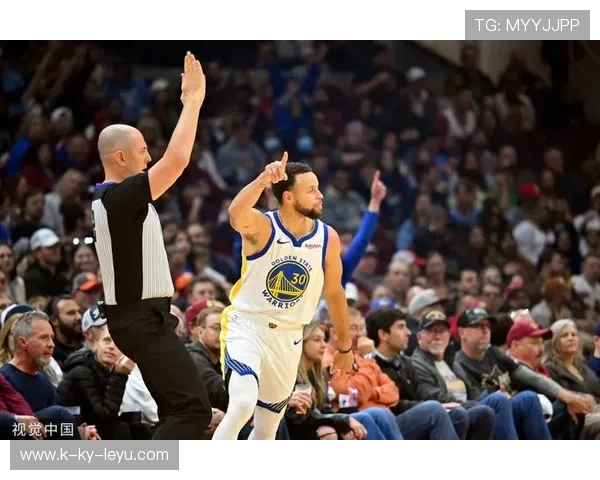 库里三分雨,刷新史上单场三分纪录!,库里单场三分球纪录 库里三分雨,刷新史上单场三分纪录!,库里单场三分球纪录